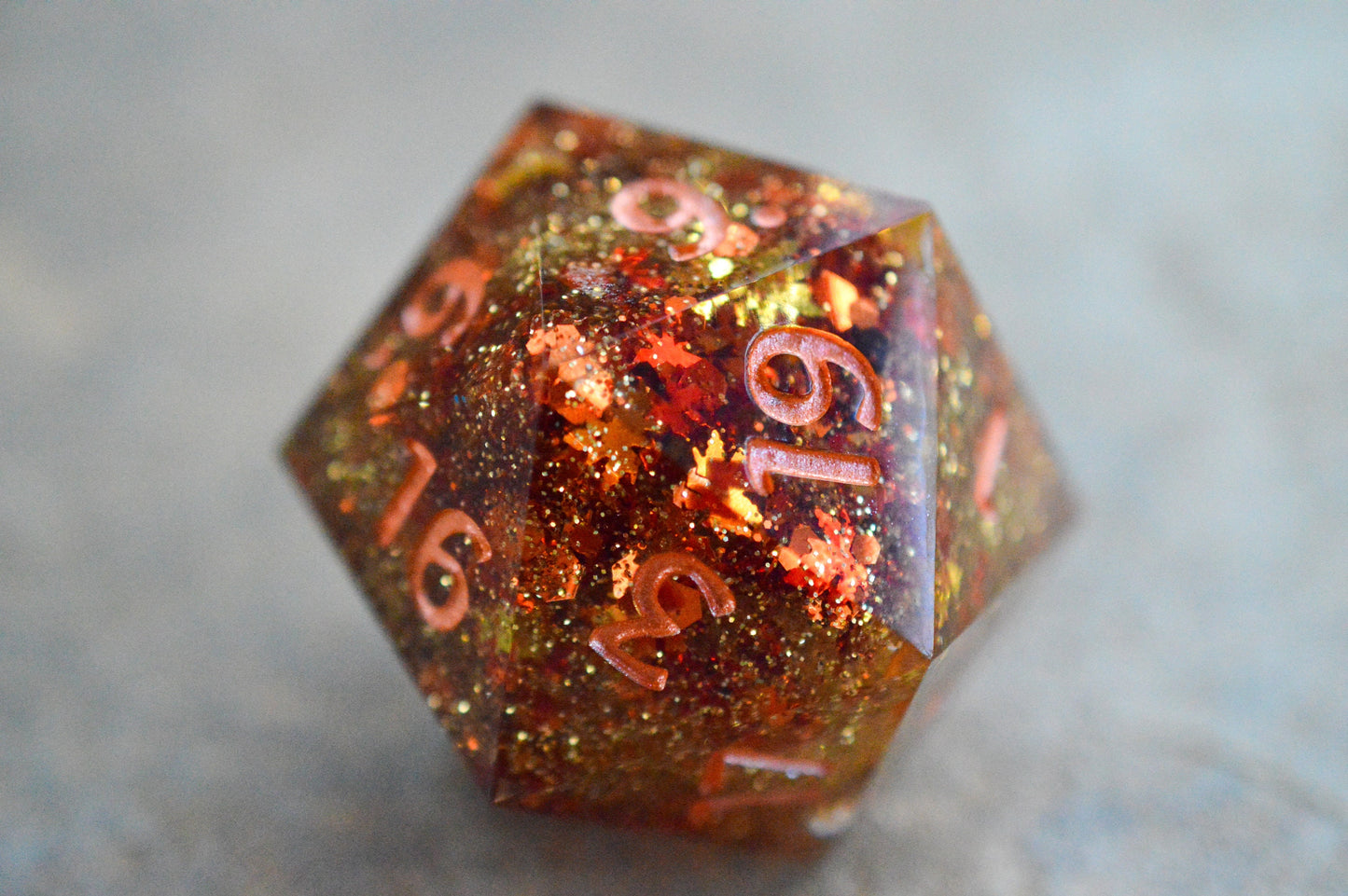 Leaf Piles of Joy, 40mm D20-Resin Tabletop RPG Dice