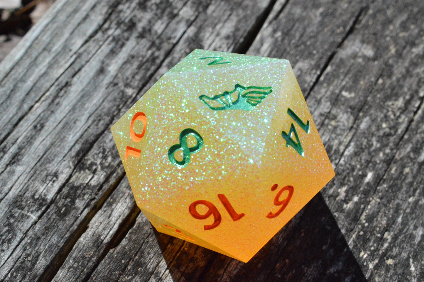 Glittering Pineapple, 40mm D20-Resin Tabletop RPG Dice